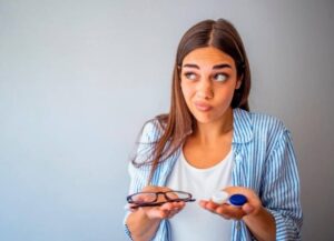 montura oft&aacute;lmica o lente de contacto